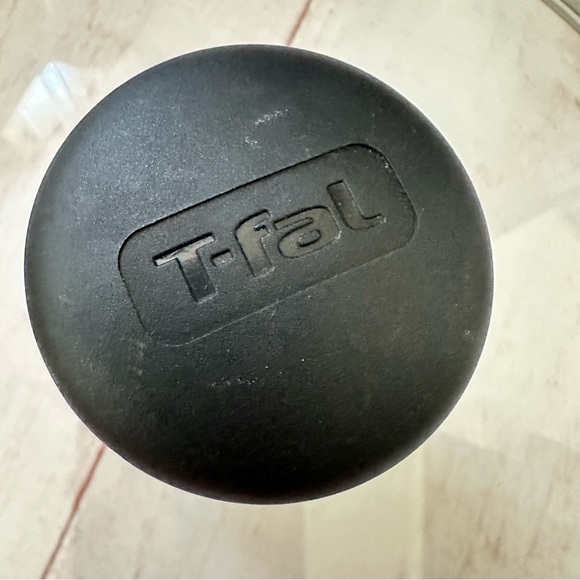 T-Fal Tempered Glass Lid With Vent - Inner Diameter 9.25” Reference # 79S-S2 - Picture 3 of 5